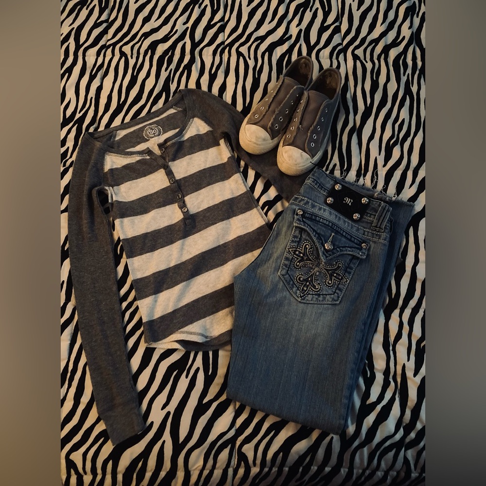 Grey “SO” top. Thrifted, and worn + washed. Other clothing not included.